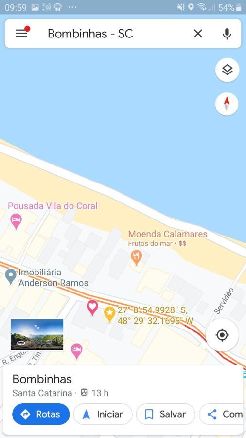 Apartamento de 2 domitórios e 1 garagem no centro de Bombinhas 50 metros da praia na Avenida principal próximo ao shopping Punta Blu Exterior foto