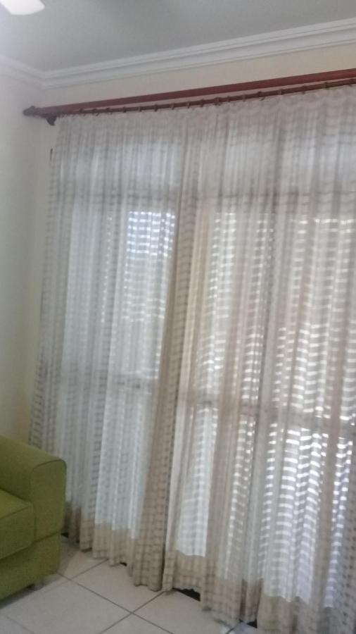 Apartamento de 2 domitórios e 1 garagem no centro de Bombinhas 50 metros da praia na Avenida principal próximo ao shopping Punta Blu Exterior foto